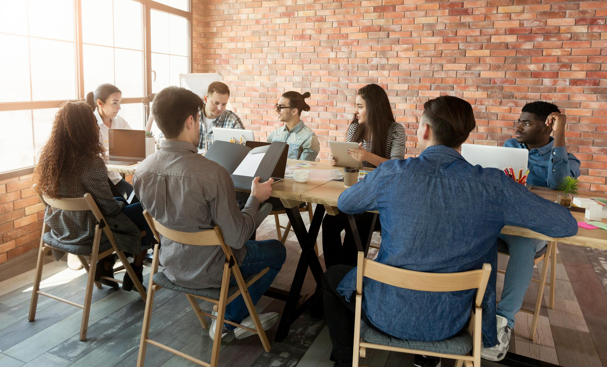 Equipo de trabajo en reunión